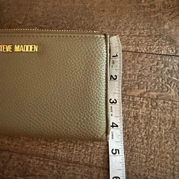 Steve Madden wristlet, like new - Picture 6 of 6